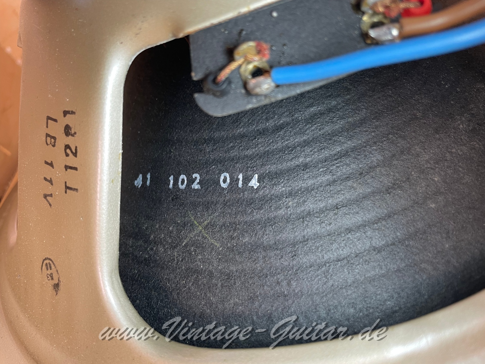 Marshall_1960A_Pre_Rola_pulsonic_cones_black_1969-012.jpg