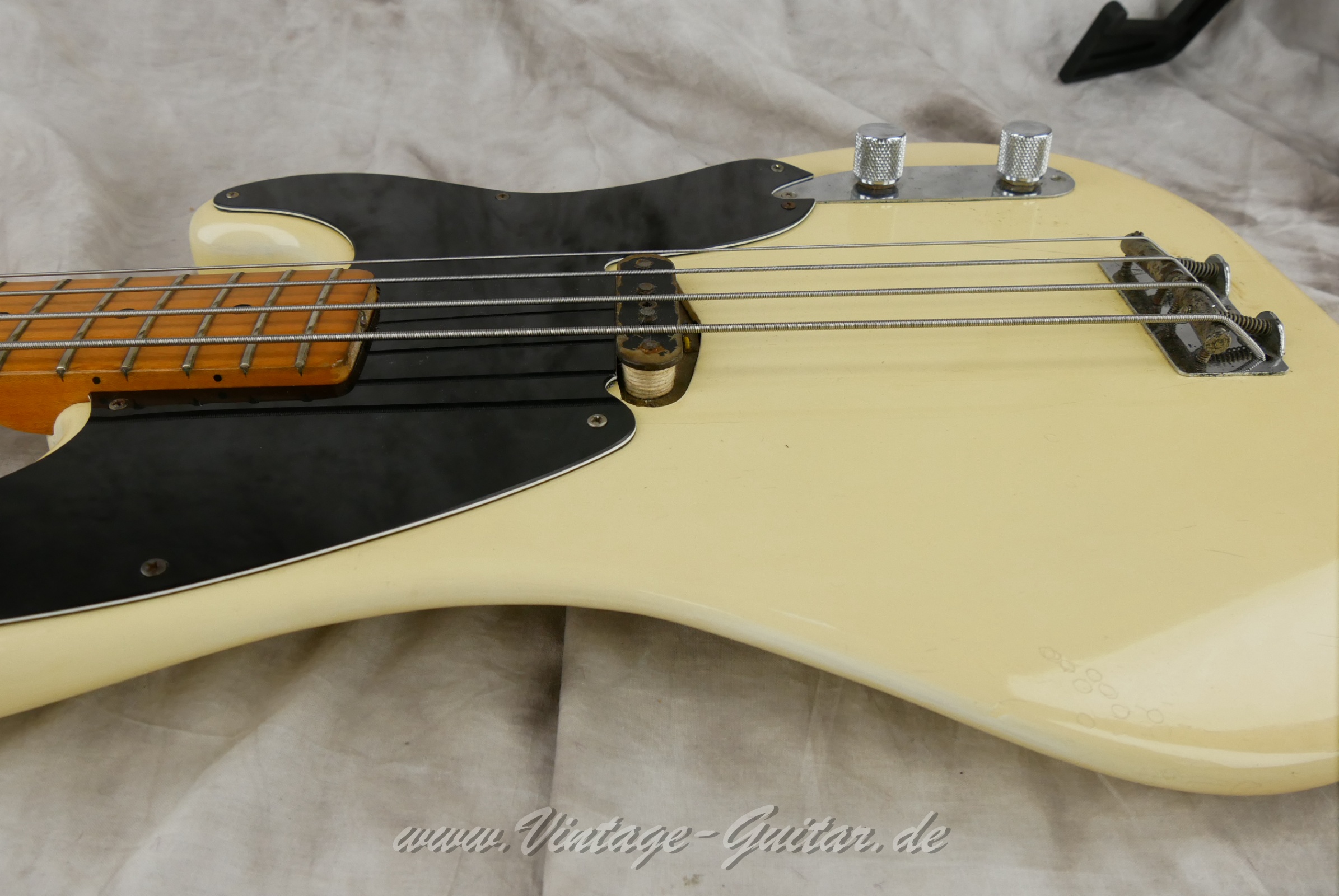Fender-Precision-Bass-1956-Bob-Daisley-021.JPG