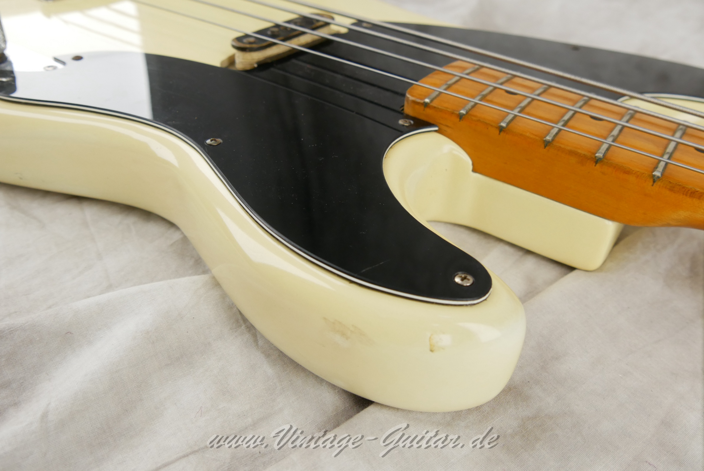 Fender-Precision-Bass-1956-Bob-Daisley-024.JPG