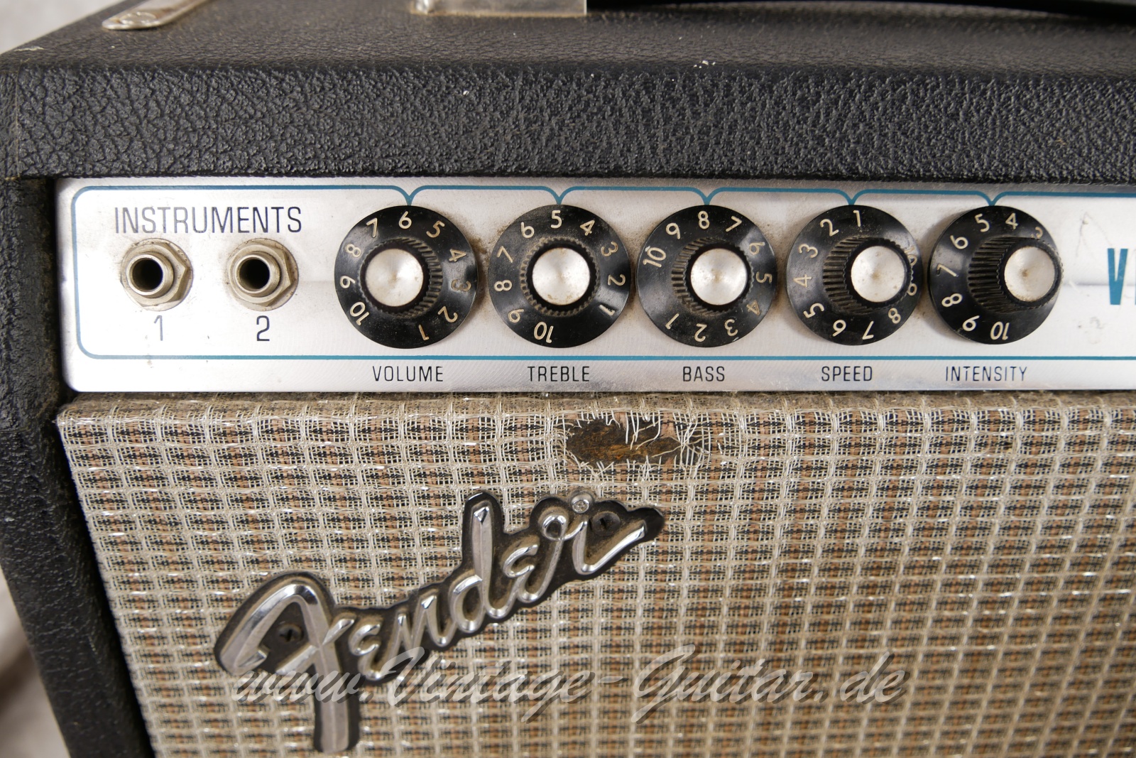 Fender_Vibro_Champ_silverface_1977-005.JPG