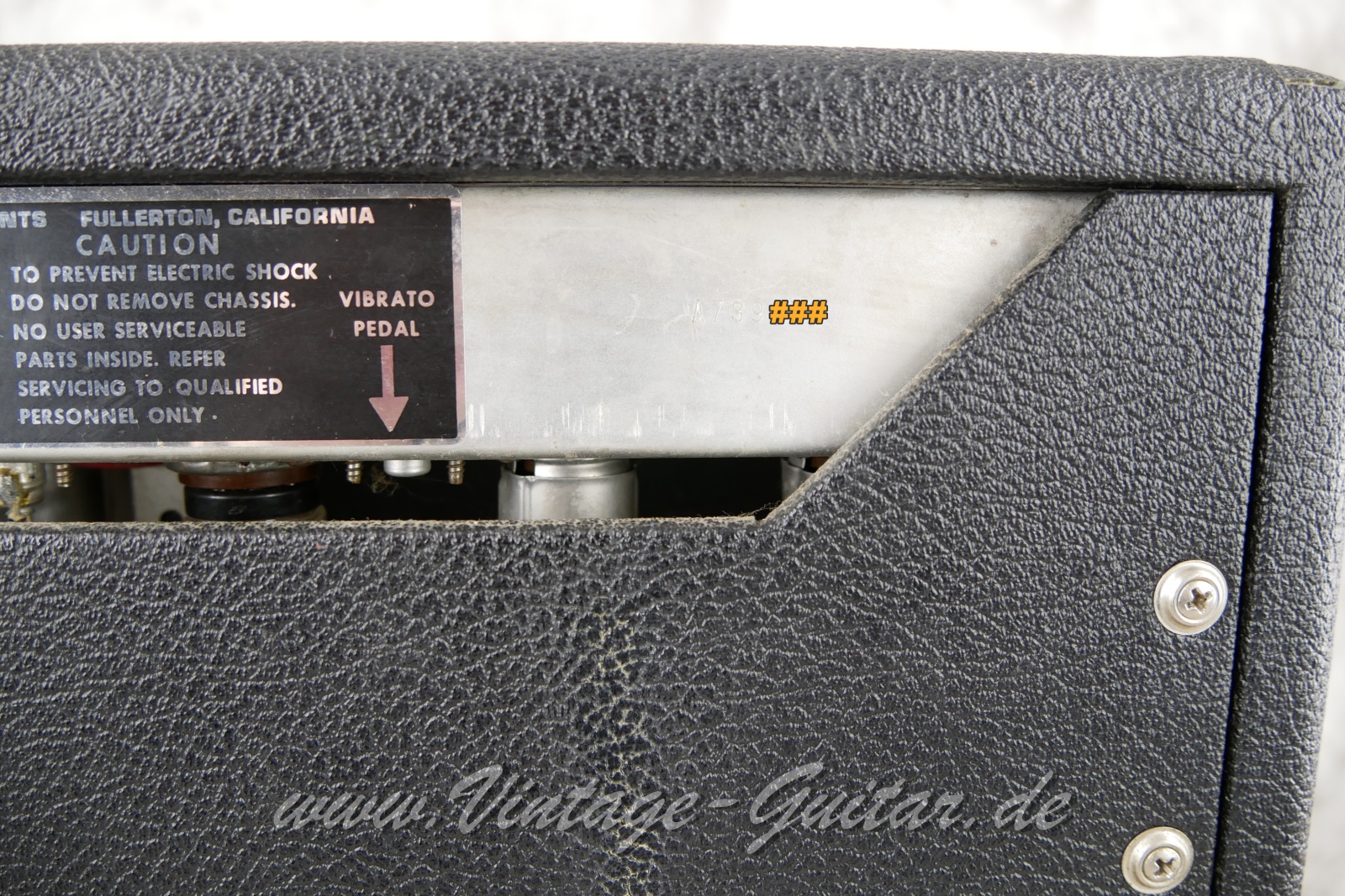 Fender_Vibro_Champ_silverface_1977-008.JPG