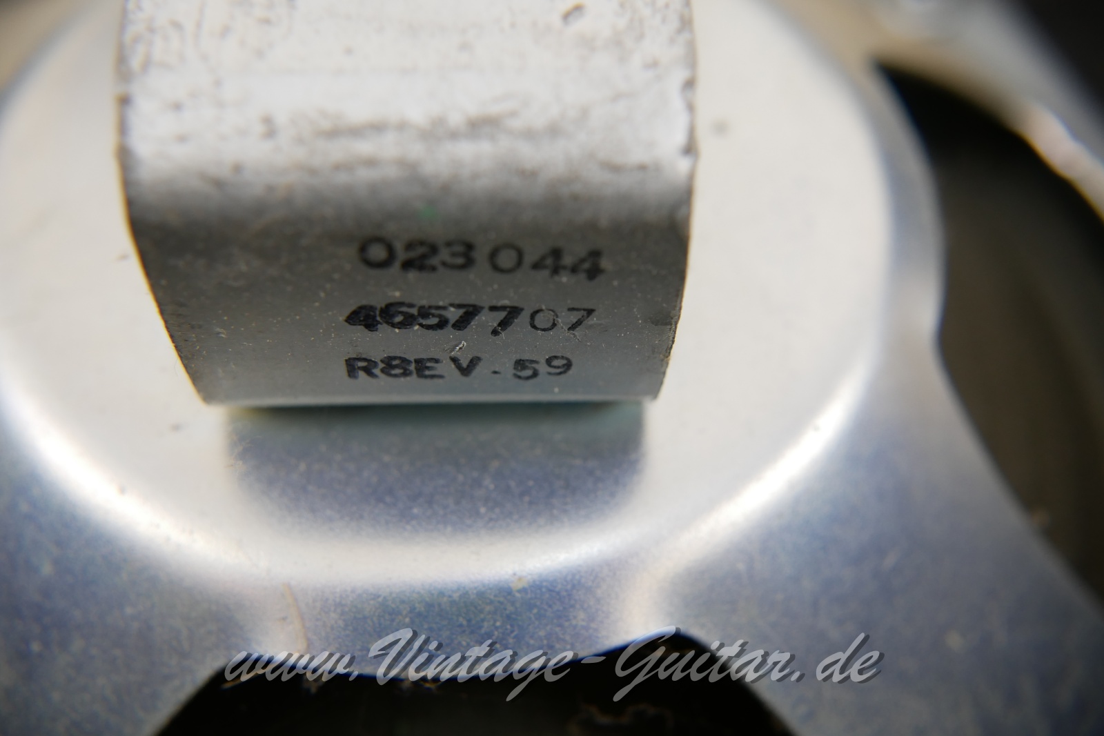 Fender_Vibro_Champ_silverface_1977-010.JPG