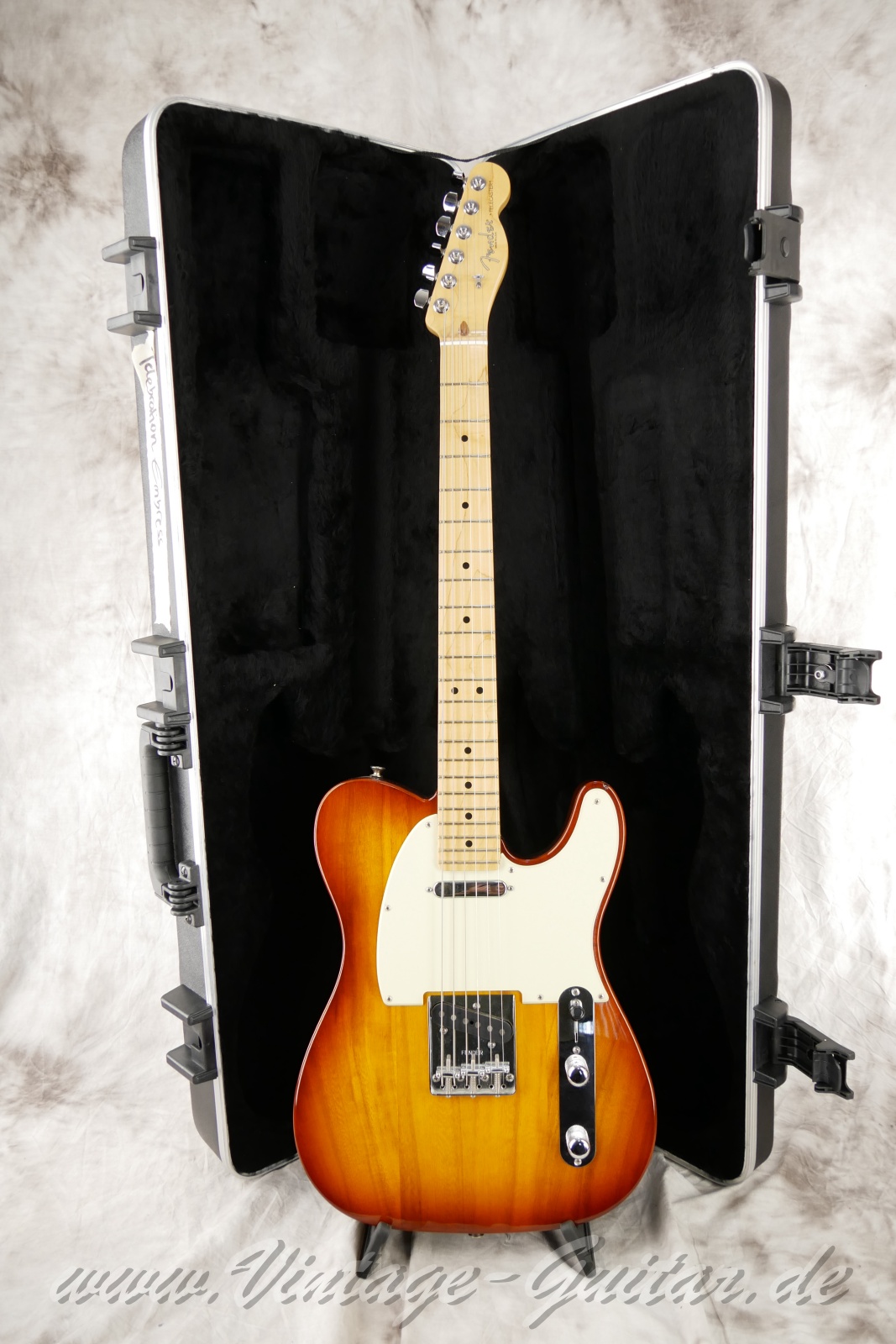 img/vintage/6514/fender_telecaster_empress_honeyburst_201_USA-015.jpg