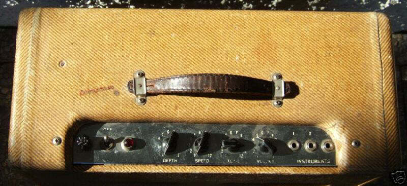 Fender-Vibrolux-Amp-1960-4.jpg