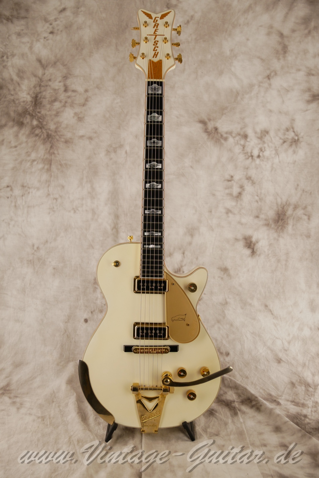 Gretsch_White_Pinguin_G6134_2009-001.jpg