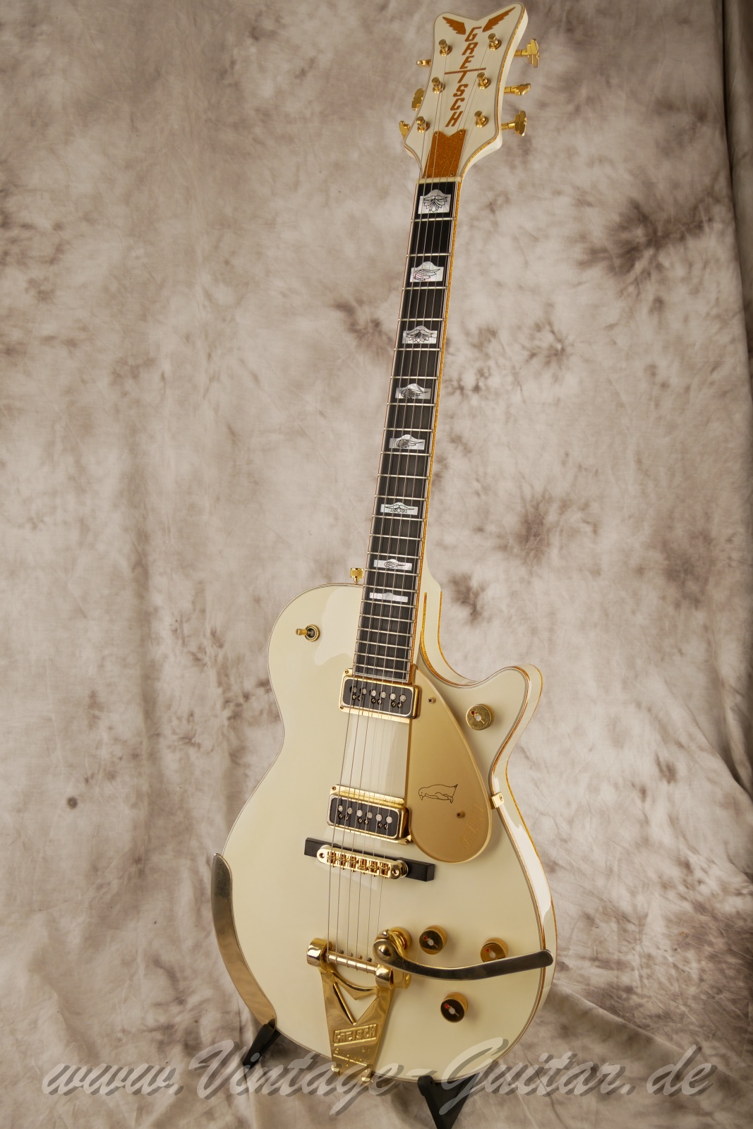Gretsch_White_Pinguin_G6134_2009-009.jpg