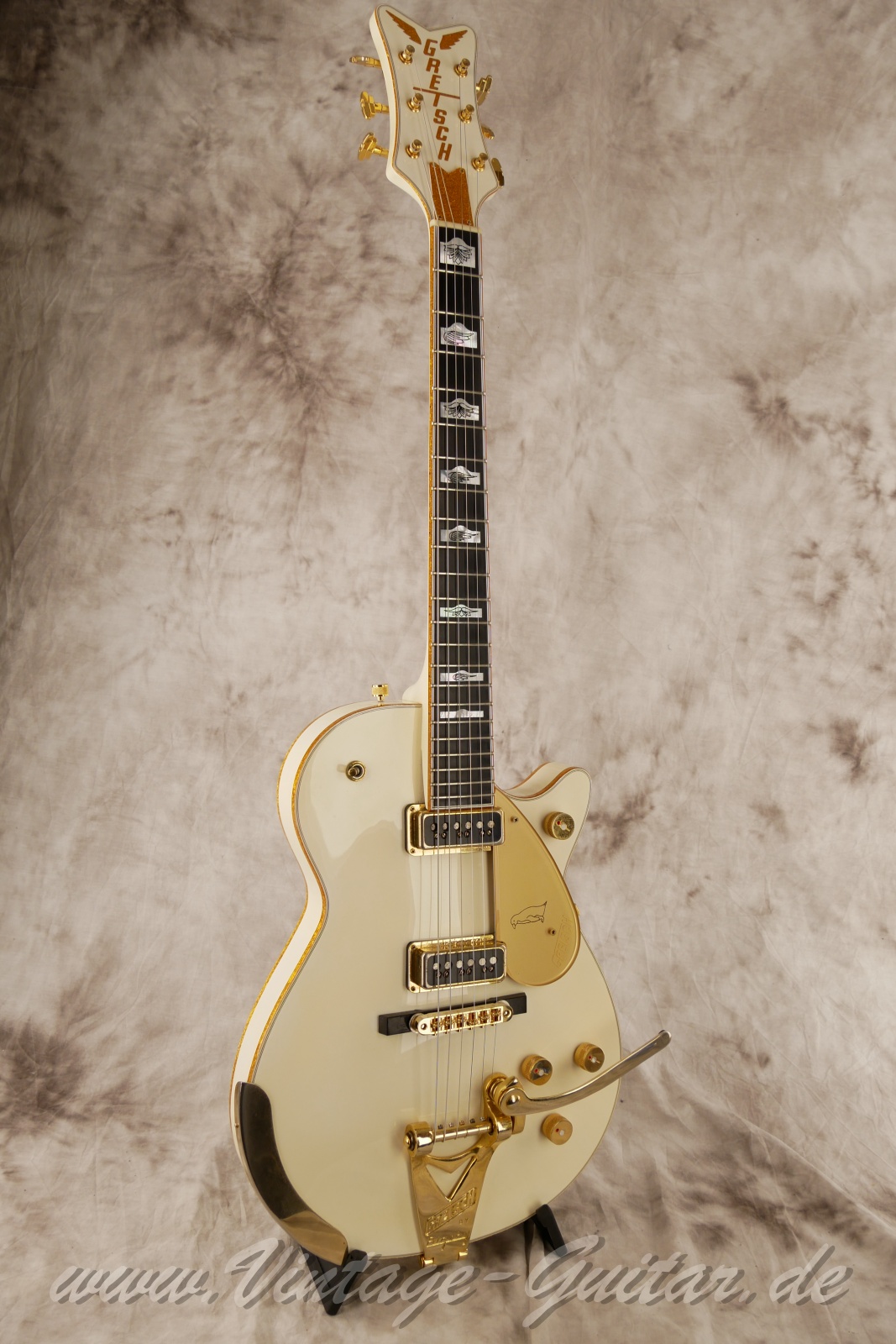 Gretsch_White_Pinguin_G6134_2009-011.jpg