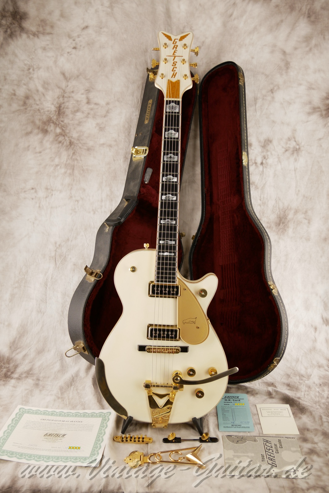 Gretsch_White_Pinguin_G6134_2009-017.jpg