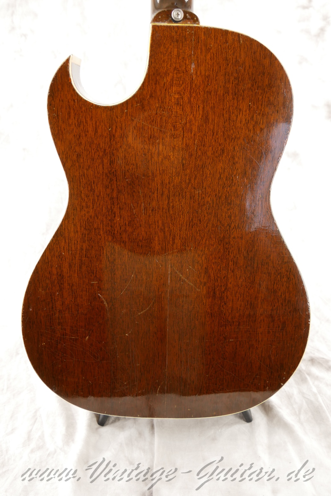 img/vintage/6523/Gibson_CF-100_Sunburst_1950-006.jpg