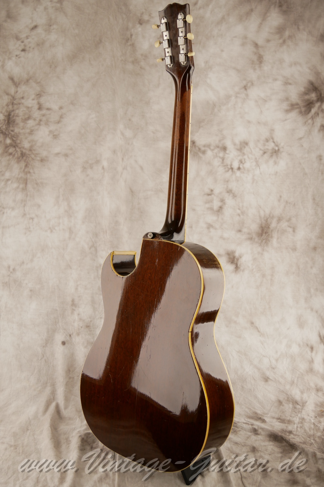 img/vintage/6523/Gibson_CF-100_Sunburst_1950-010.jpg
