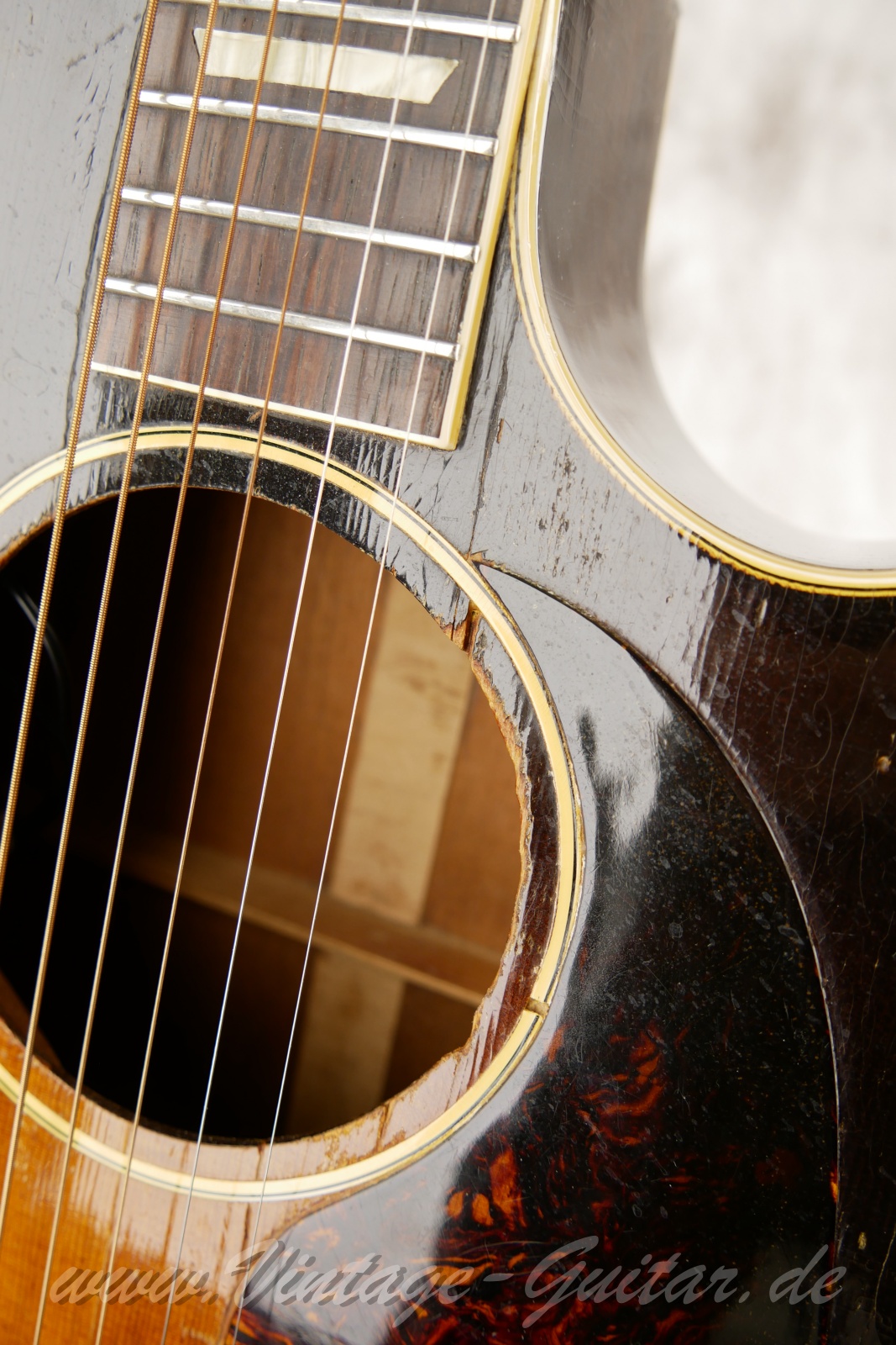 img/vintage/6523/Gibson_CF-100_Sunburst_1950-018.jpg