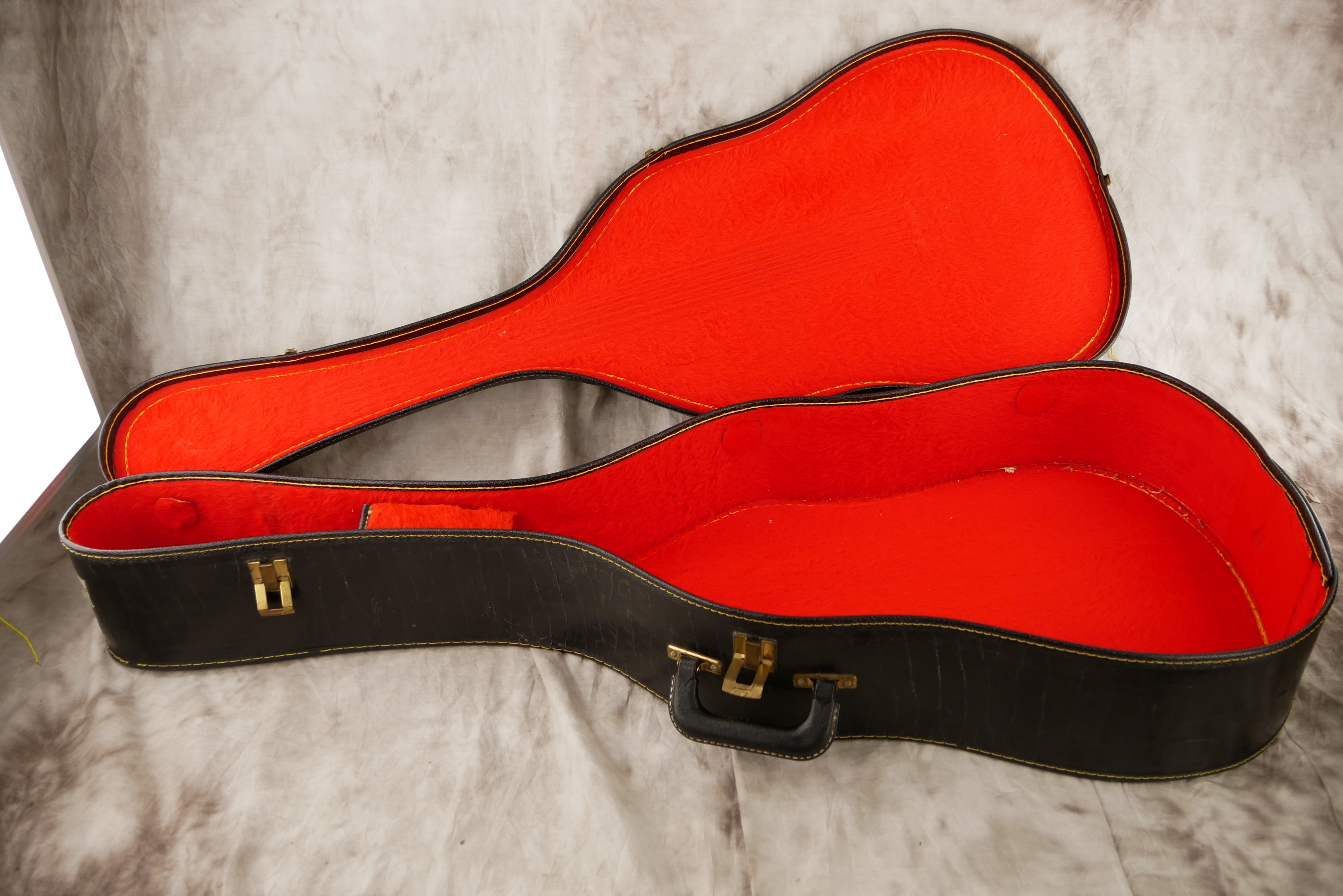 img/vintage/6523/Gibson_CF-100_Sunburst_1950-021.jpg