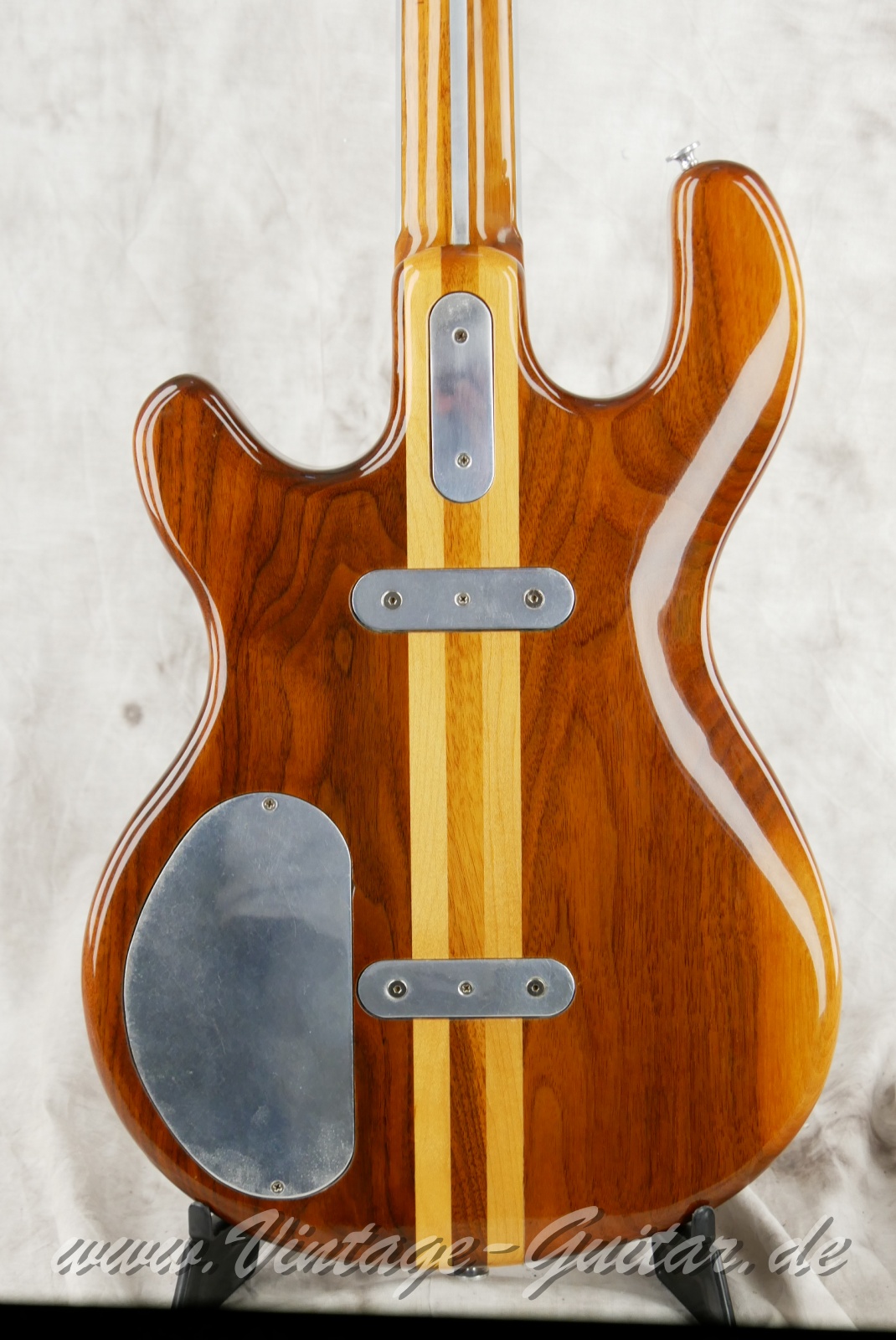 Kramer_450_B_Deluxe_fretless_natural_1977-008.JPG