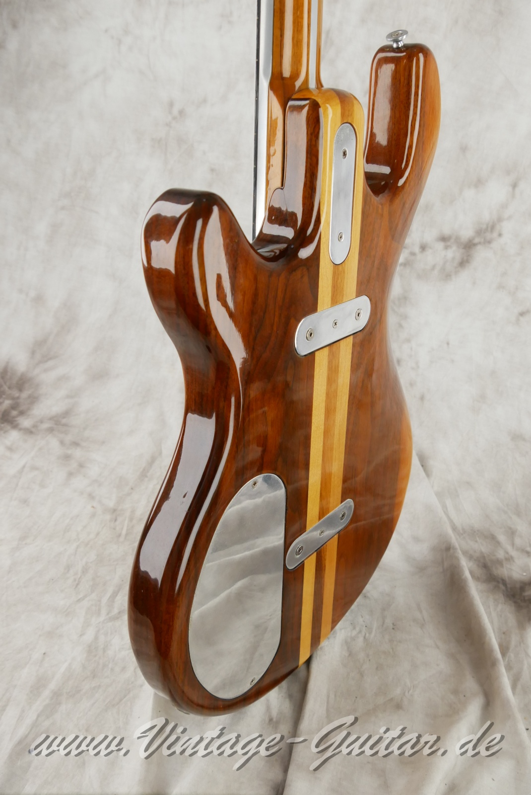 Kramer_450_B_Deluxe_fretless_natural_1977-011.JPG