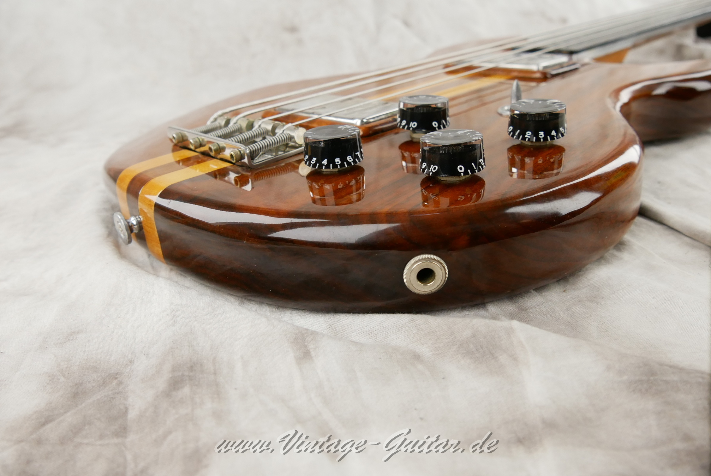 Kramer_450_B_Deluxe_fretless_natural_1977-027.JPG