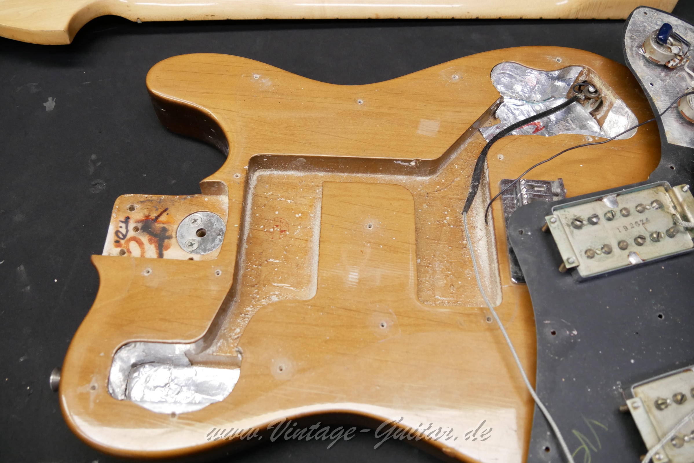Fender-Telecaster-Deluxe-1974-moccha-027.JPG