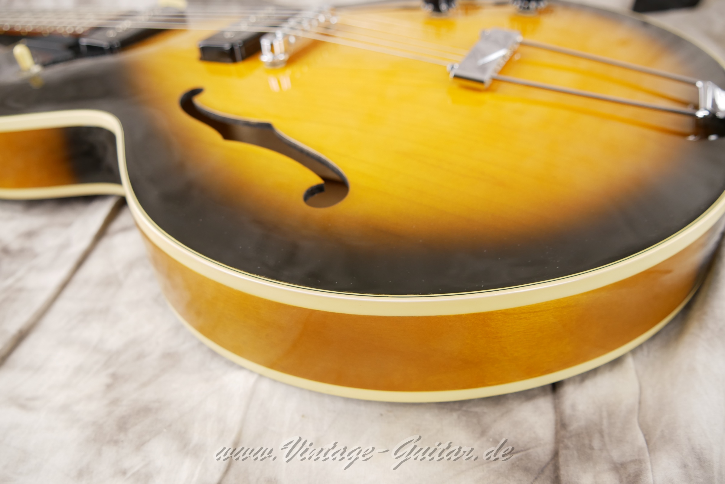 Gibson-ES-135-1997-018.JPG