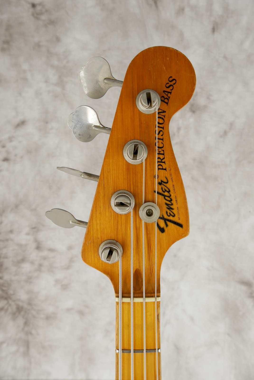 img/vintage/6543/Fender_1974_Precision_Bass_Sunburst_USA005.jpg