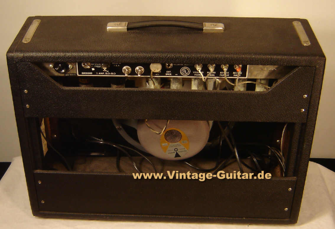 Fender_Deluxe_Reverb_1965_c.jpg