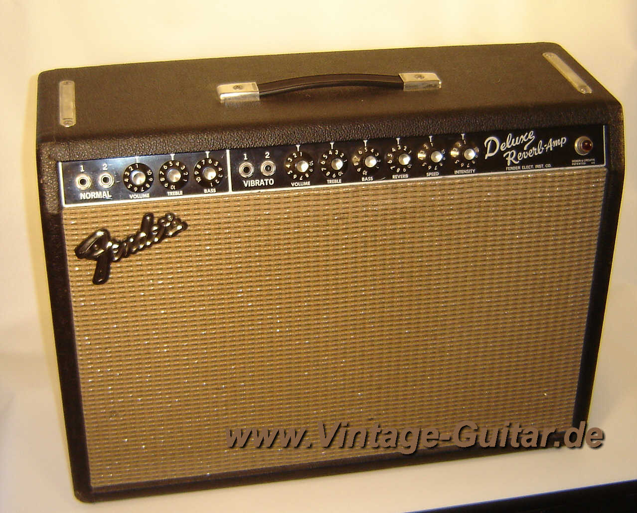 img/vintage/661/Fender_Deluxe_Reverb_1965_Blackface_2.jpg