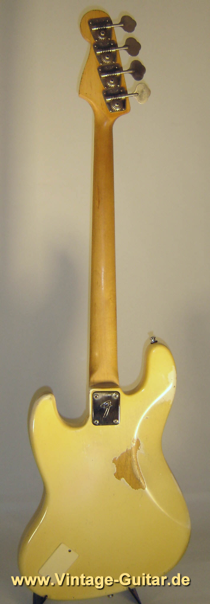 Fender_Jazz-Bass_1973_Olympic-White-3.jpg