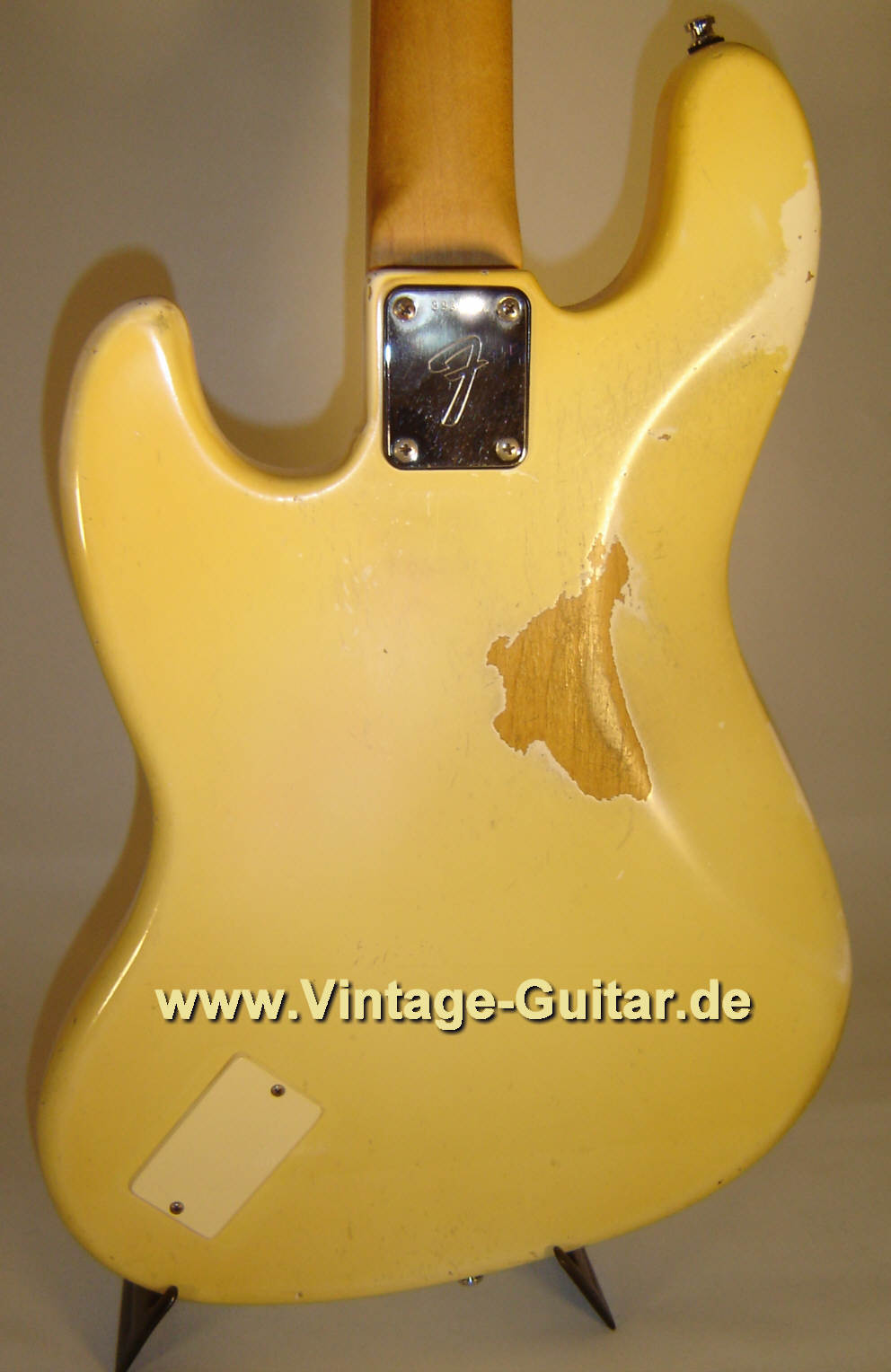 Fender_Jazz-Bass_1973_Olympic-White-4.jpg