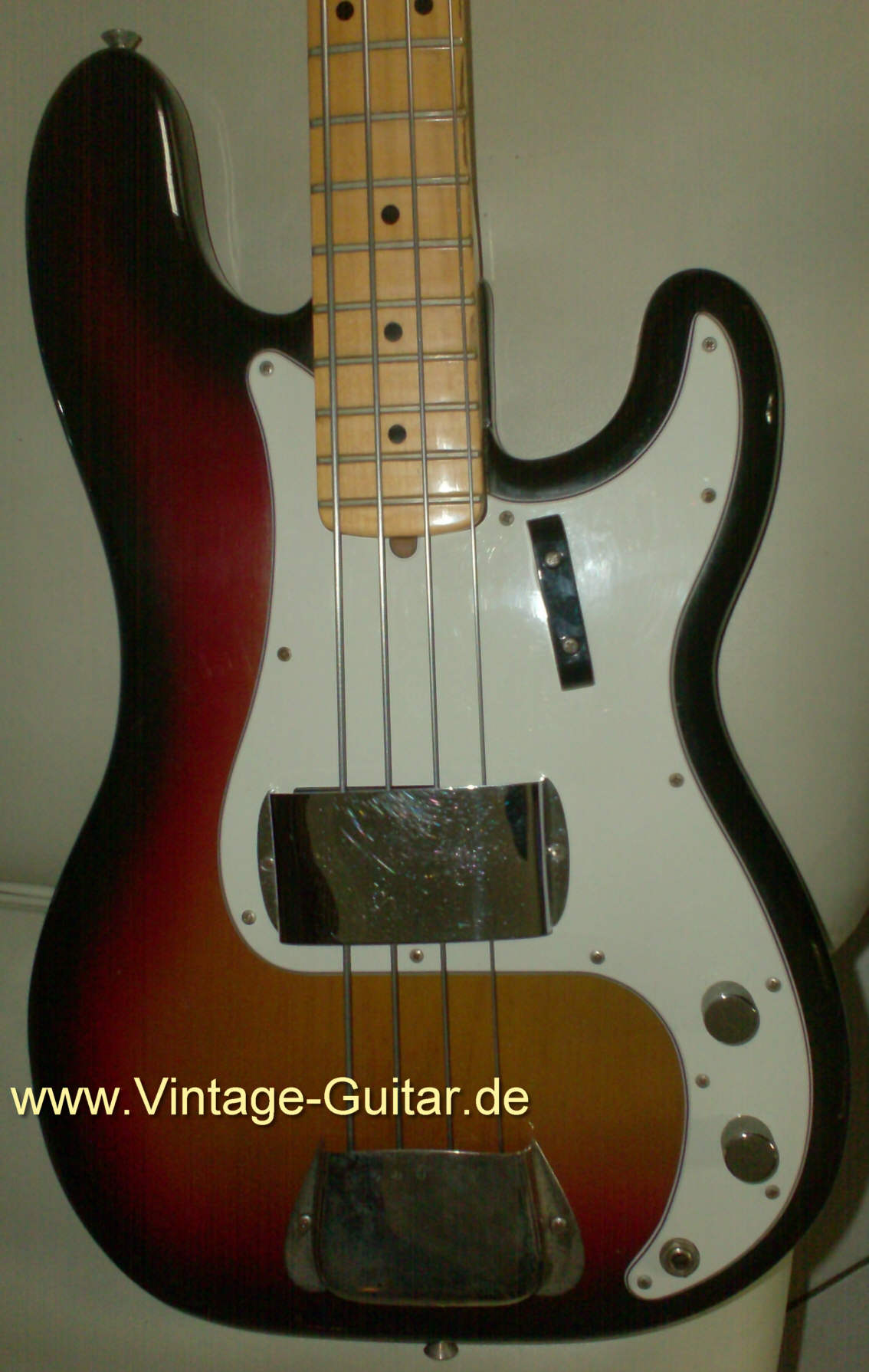Fender_Precision_Bass_1974_sb_1.jpg