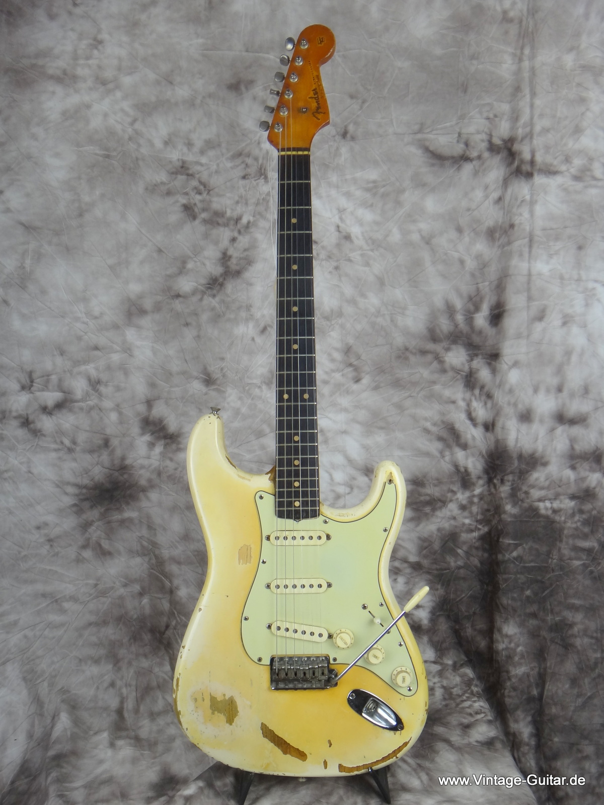 Fender_Stratocaster-1962_blond-001.JPG