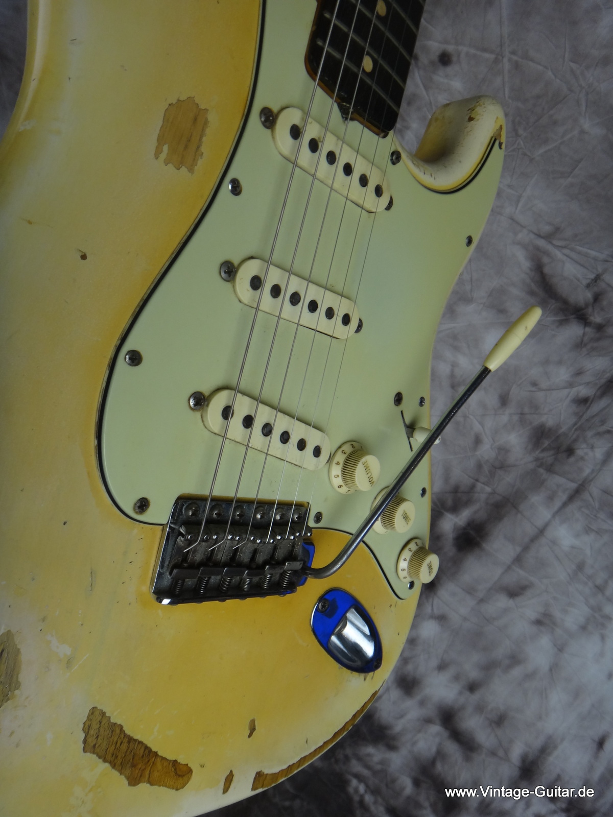 Fender_Stratocaster-1962_blond-010.JPG