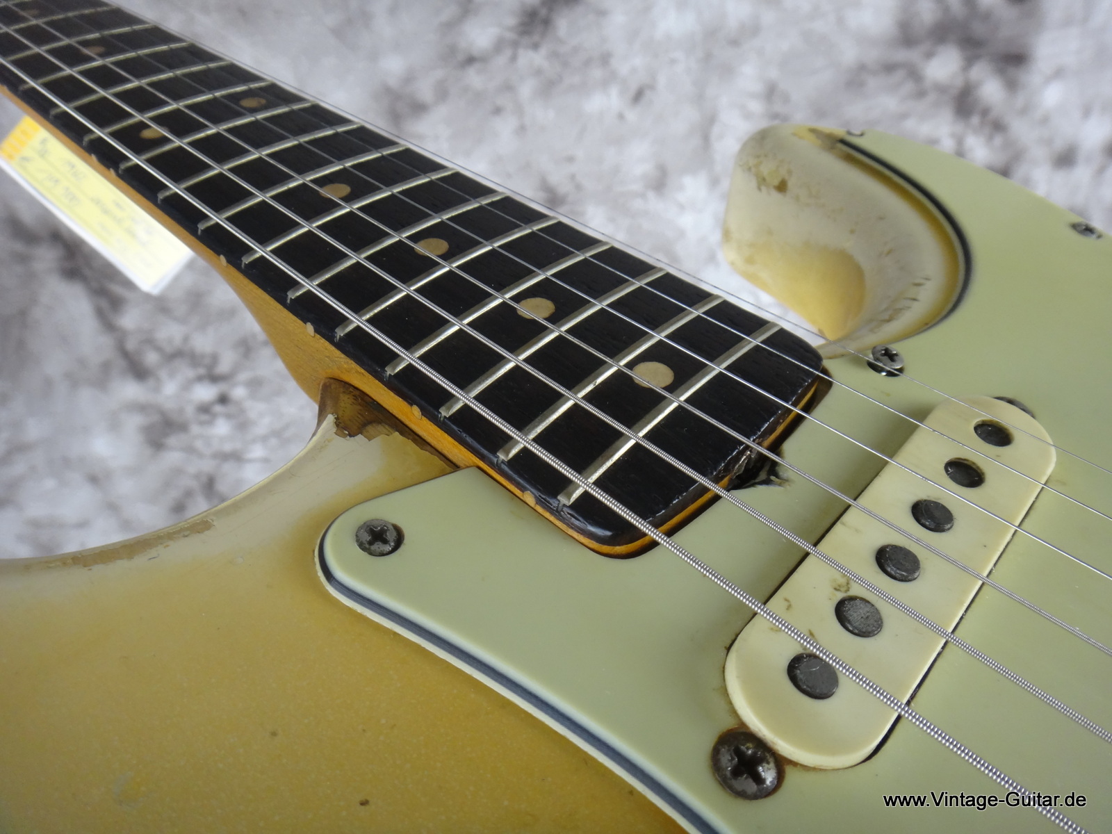 Fender_Stratocaster-1962_blond-012.JPG