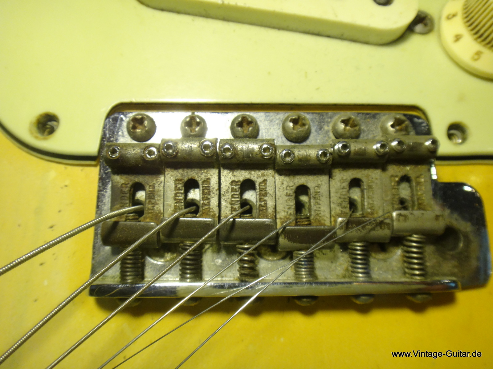 Fender_Stratocaster-1962_blond-024.JPG