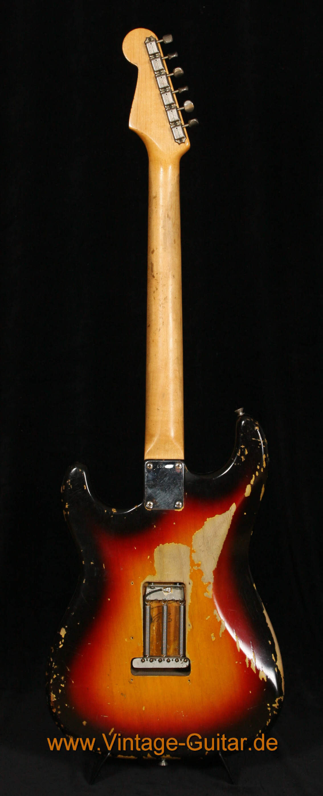 Fender_Stratocaster_1963_sunburst_back.jpg