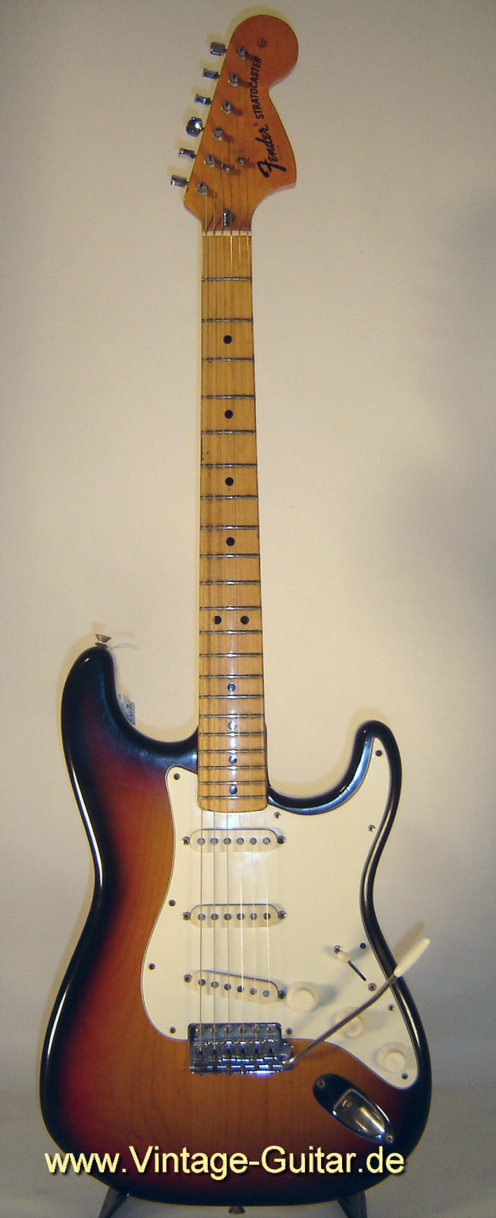 Fender_Stratocaster_SB_1973_a.jpg