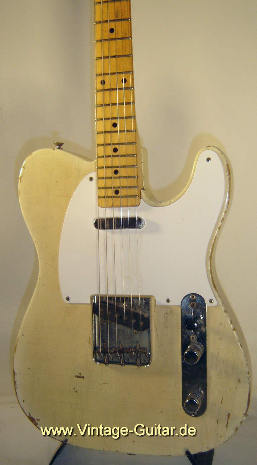 Fender_Telecaster_1957_blond_body.jpg