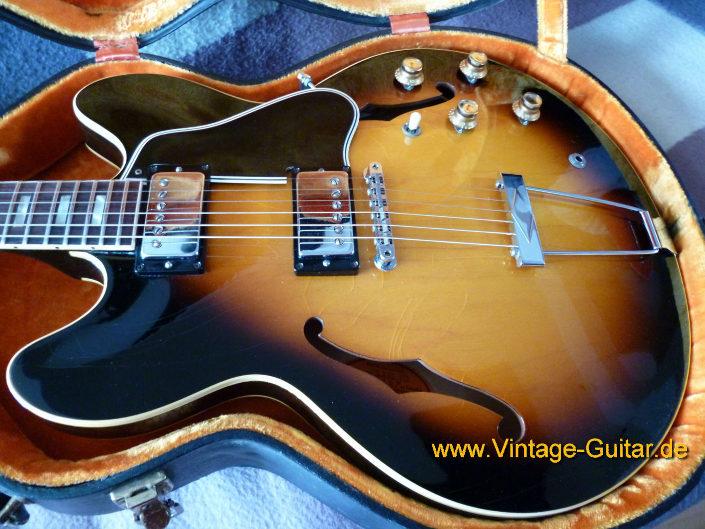 Gibson-ES-335-TD-1966-sunburst-c.jpg