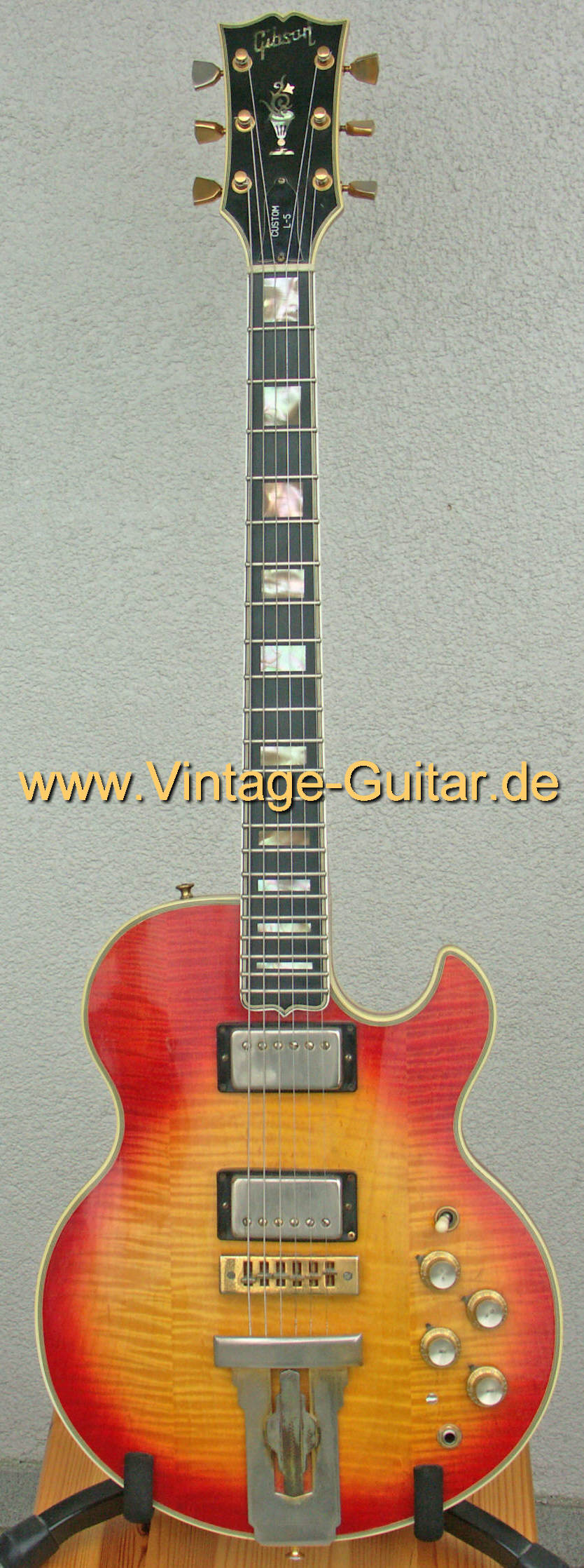 Gibson-L-5S-1974-a.jpg