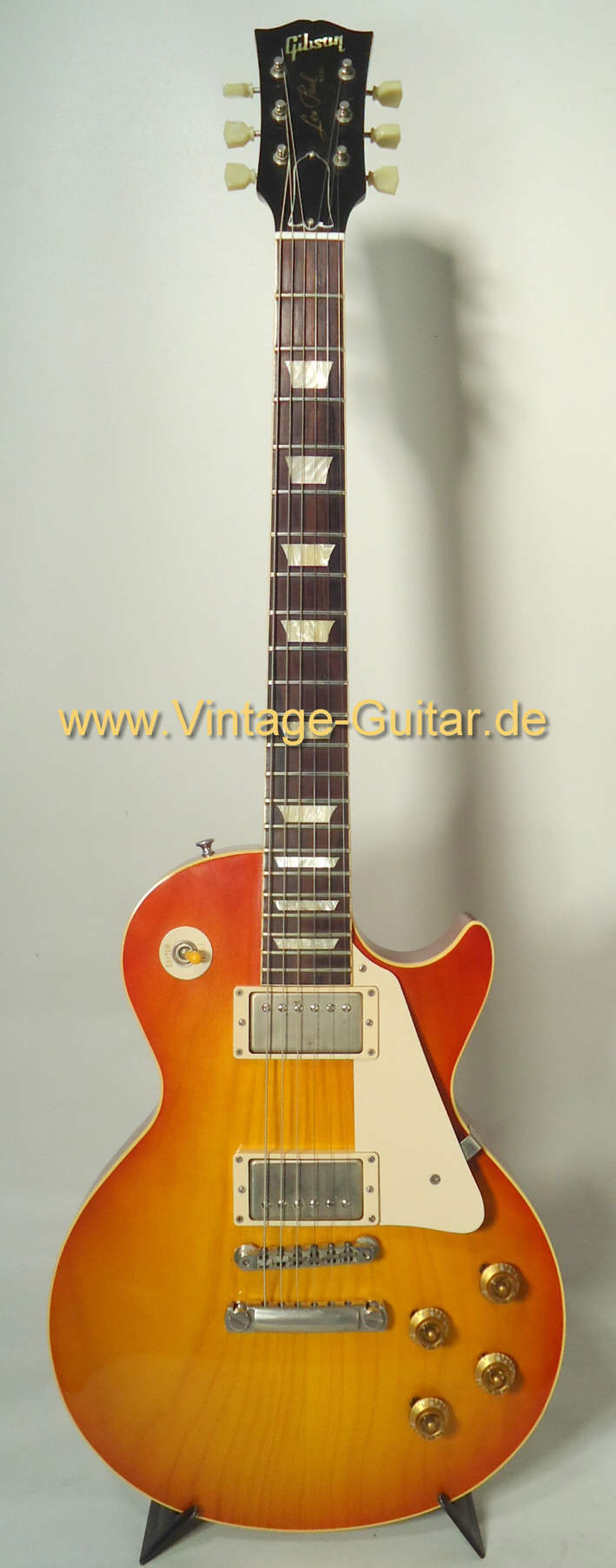 Gibson-Les-Paul-Historic-Collection-1958-R8-a.jpg