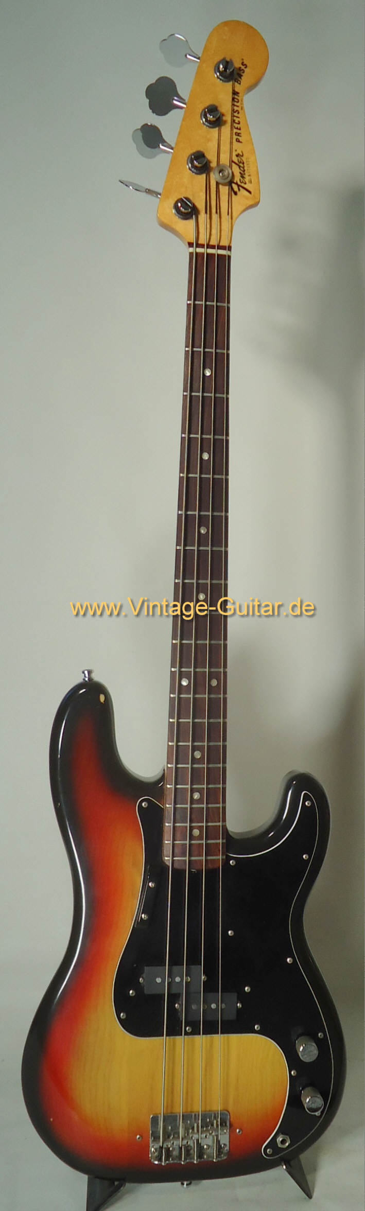 Fender-Precision-1979-sunburst_1.jpg