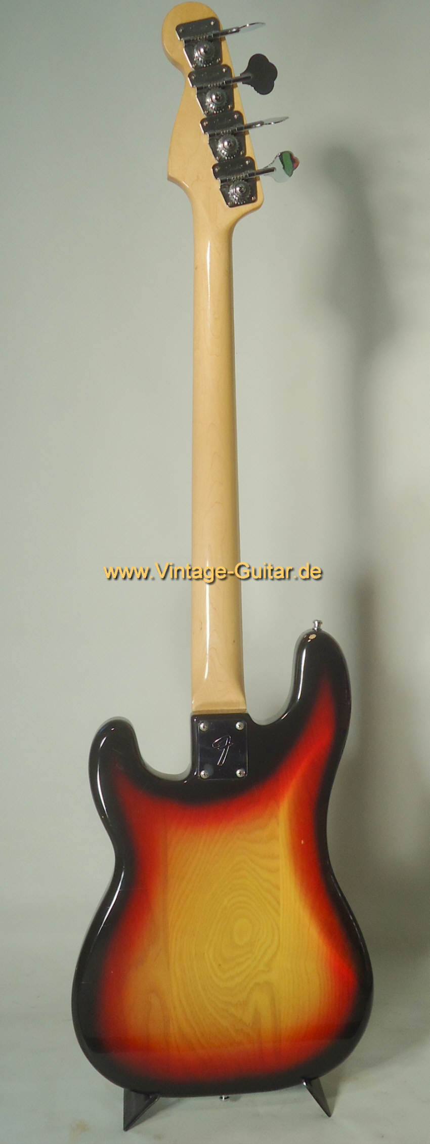 Fender-Precision-1979-sunburst_c.jpg