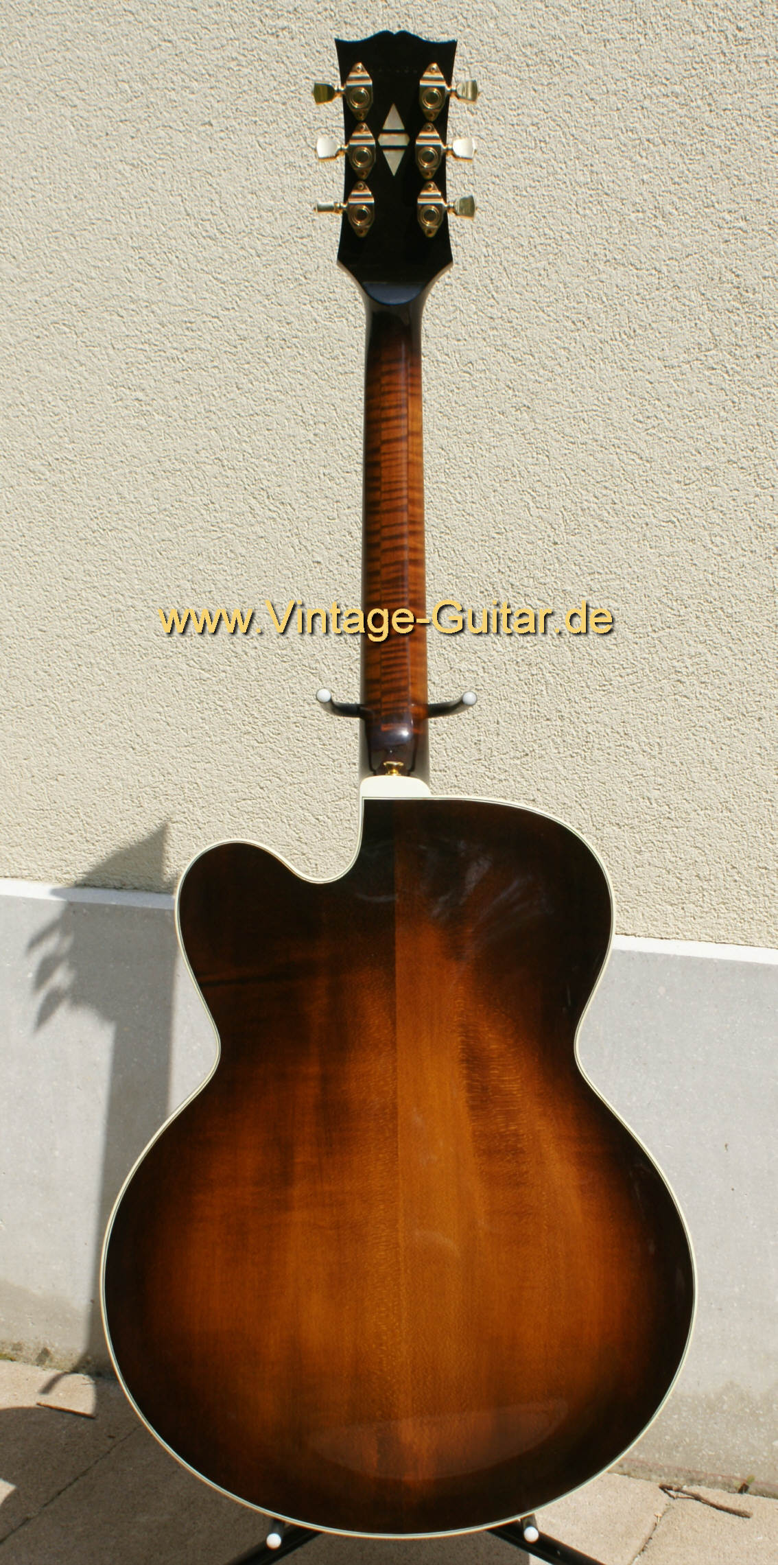 Gibson-Super-V-CES-1978-sunburst-g.jpg