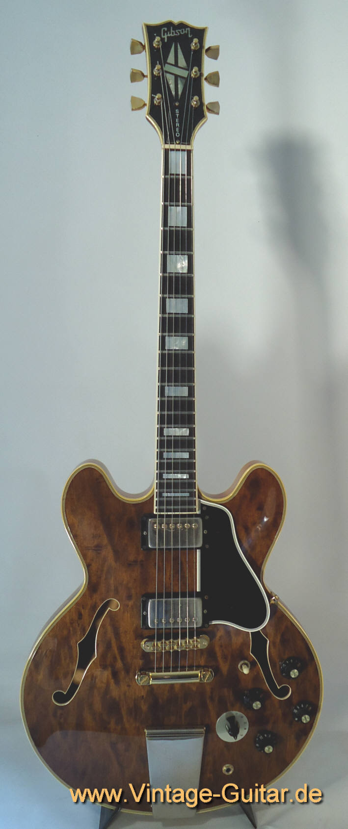 Gibson_ES-355-1974-walnut-1.jpg