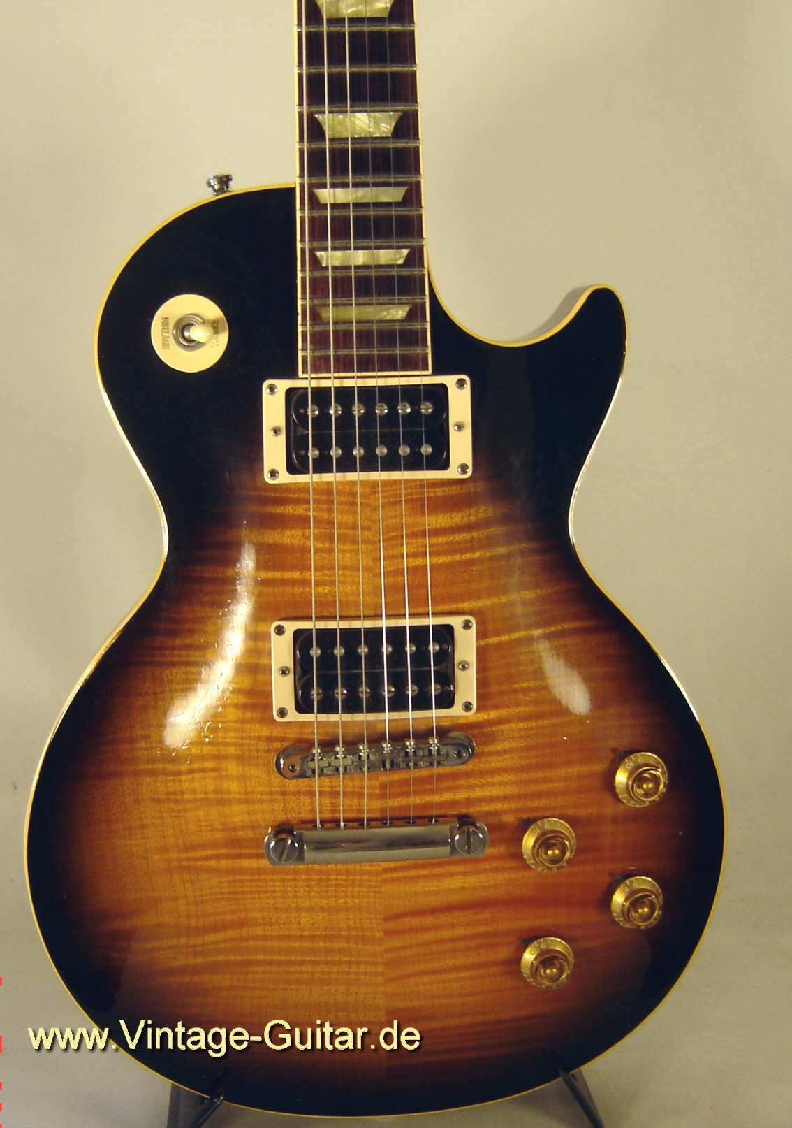 Gibson_Les-Paul_Classic_tobacco-2.jpg