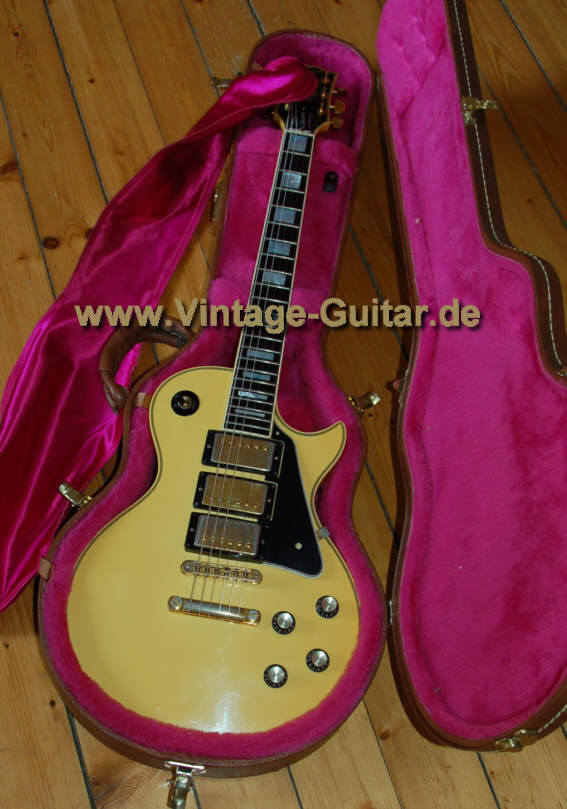 Gibson_Les_Paul_Custom_White_case.jpg