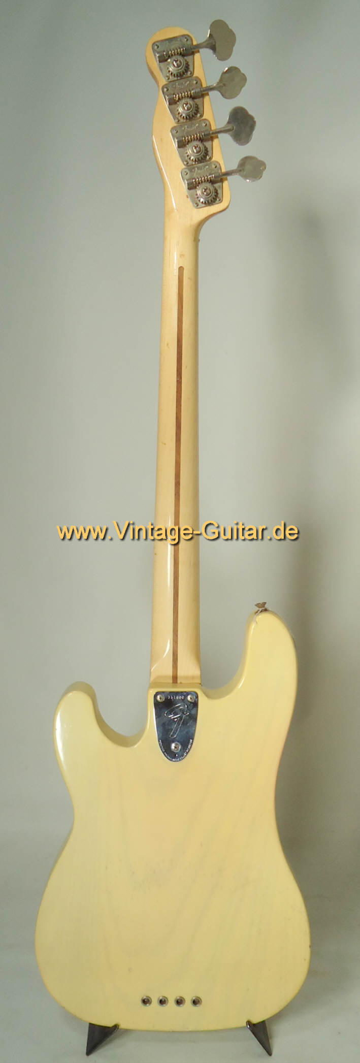 Fender-Telecaster-Bass-1972-c.jpg