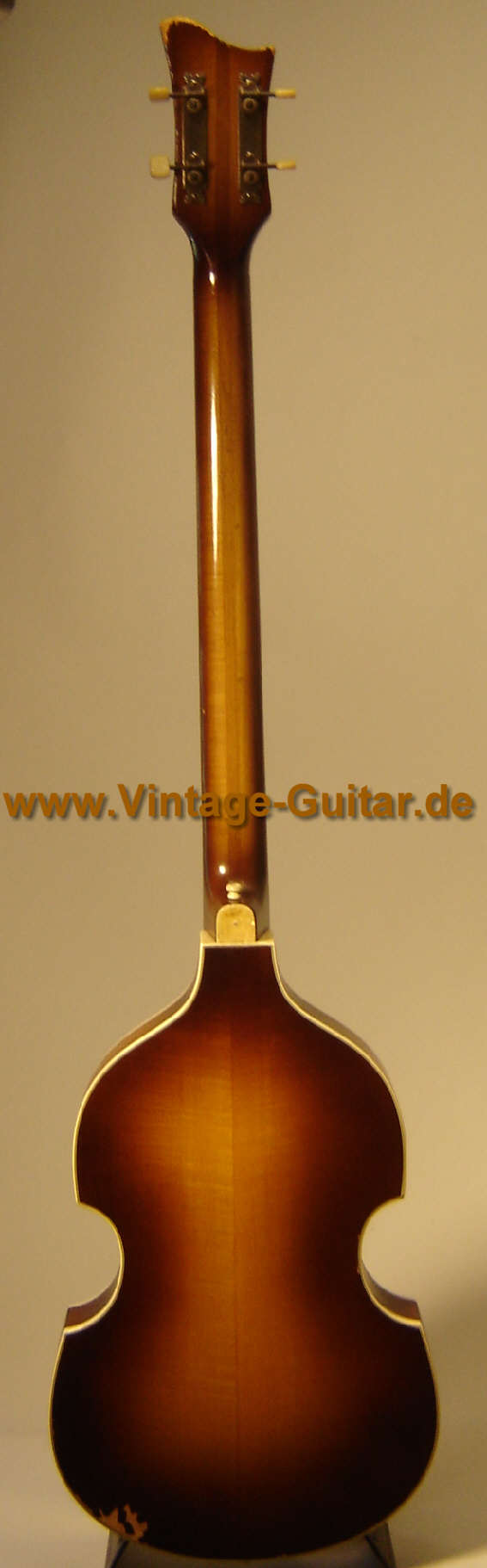 Hofner_Cavern_Bass_1962-back.jpg