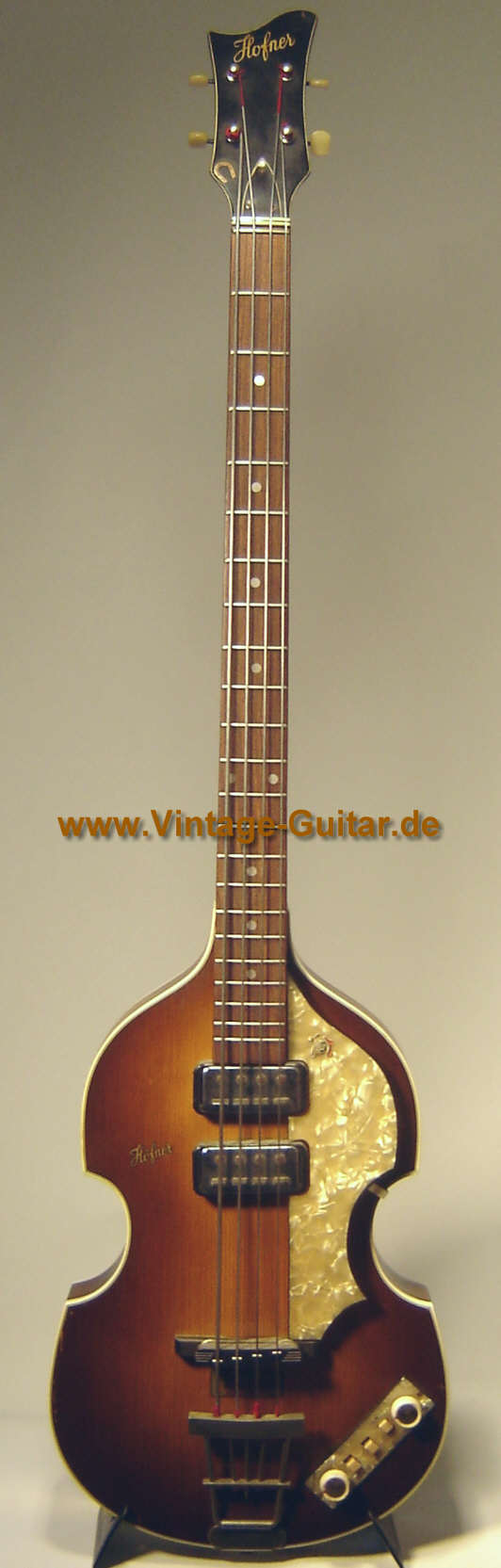 Hofner_Cavern_Bass_1962.jpg