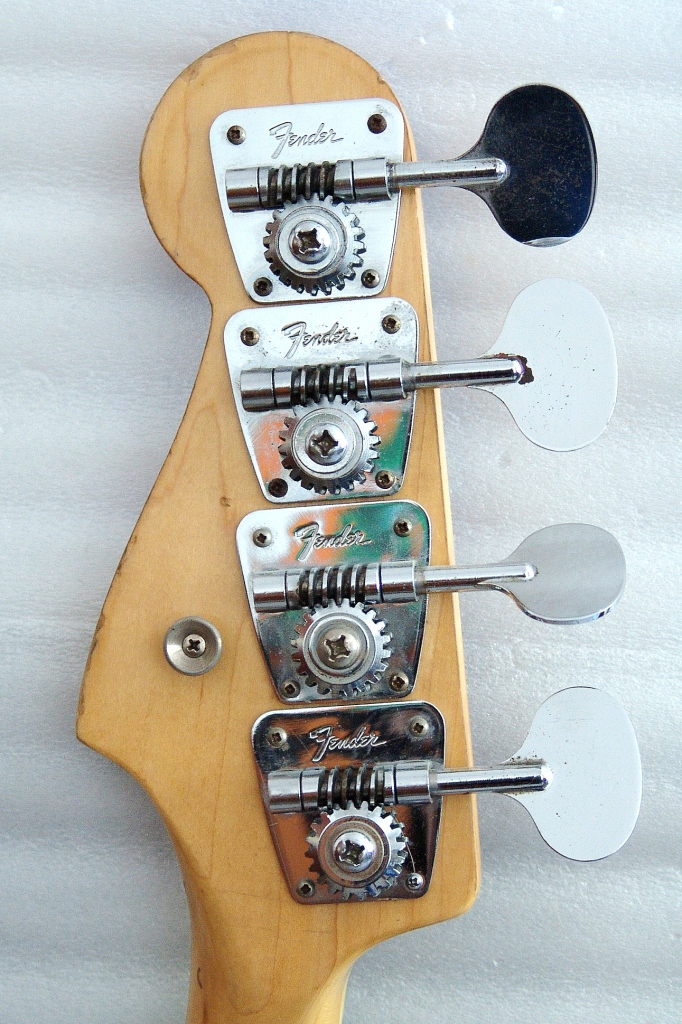 Fender-Jazz-Bass-1968-sunburst-004.jpg
