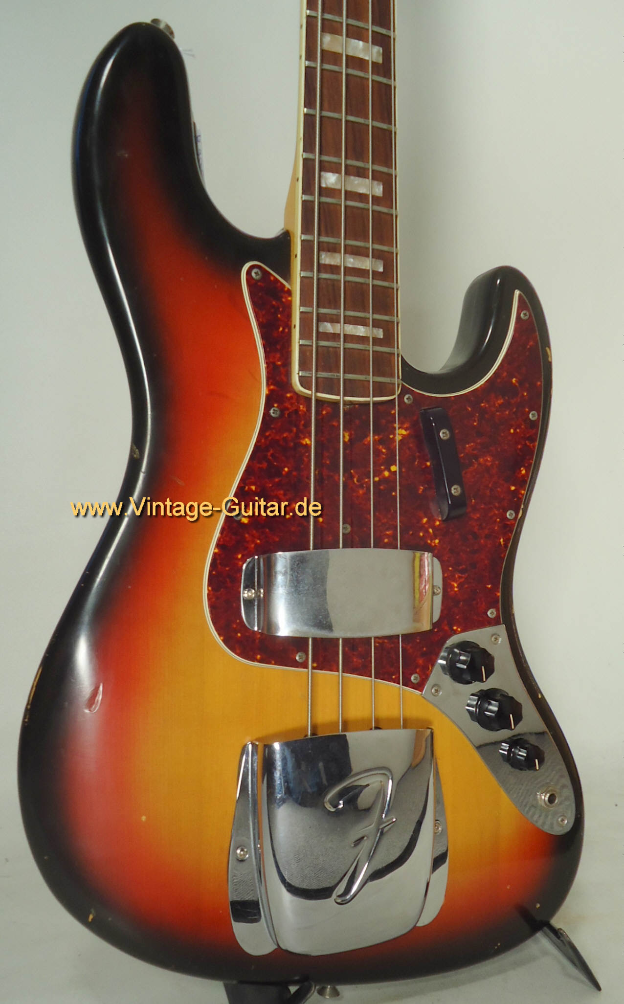 Fender-Jazzbass-1967-68-b.jpg