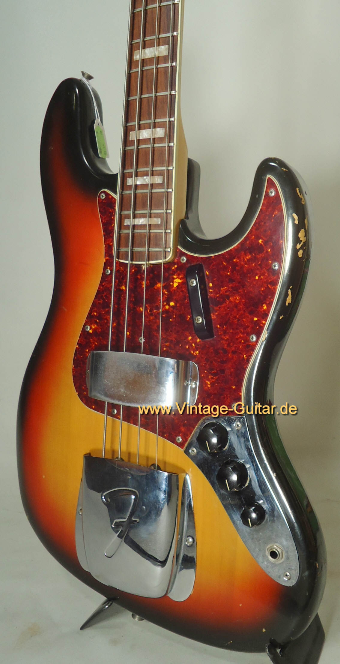 Fender-Jazzbass-1967-68-c.jpg
