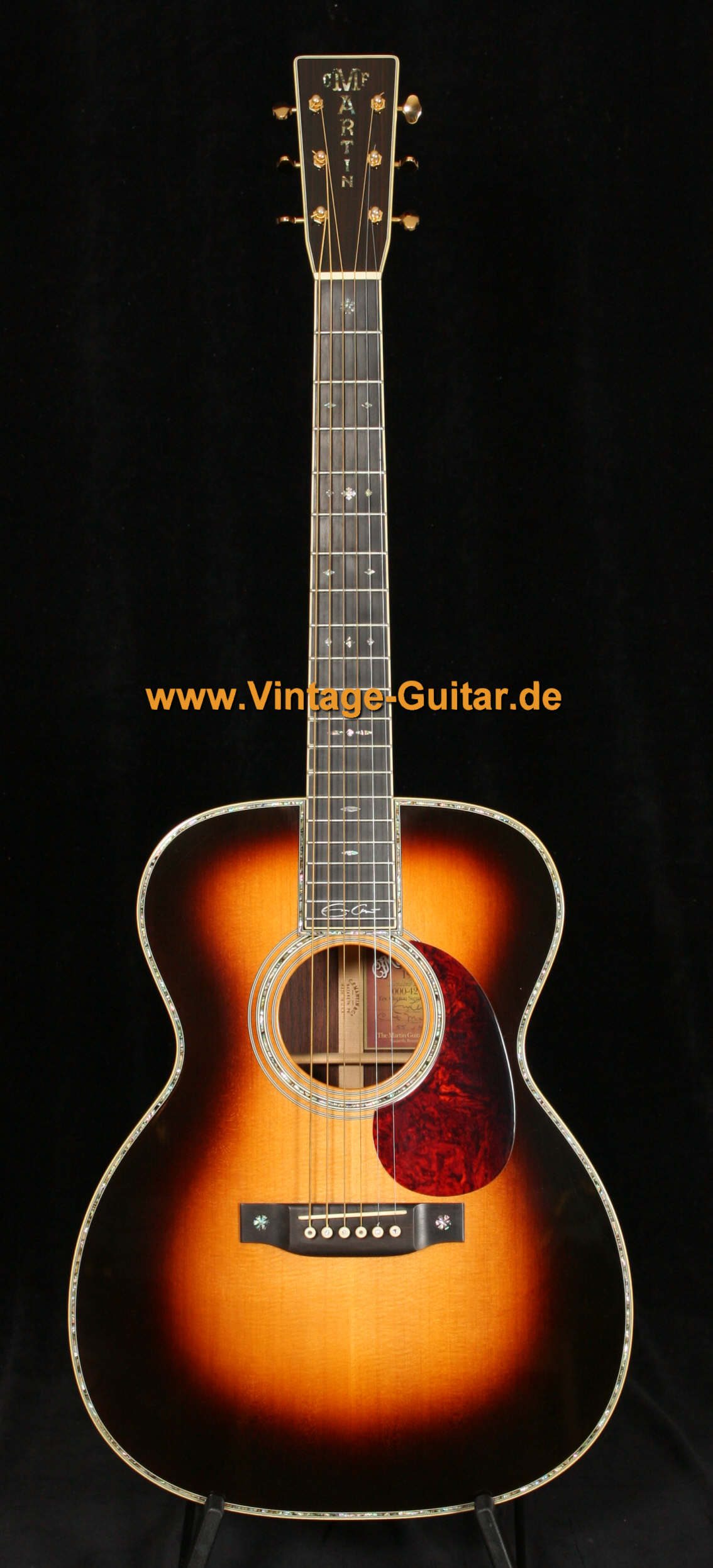 Martin_OOO42_Eric_Clapton_sunburst.jpg